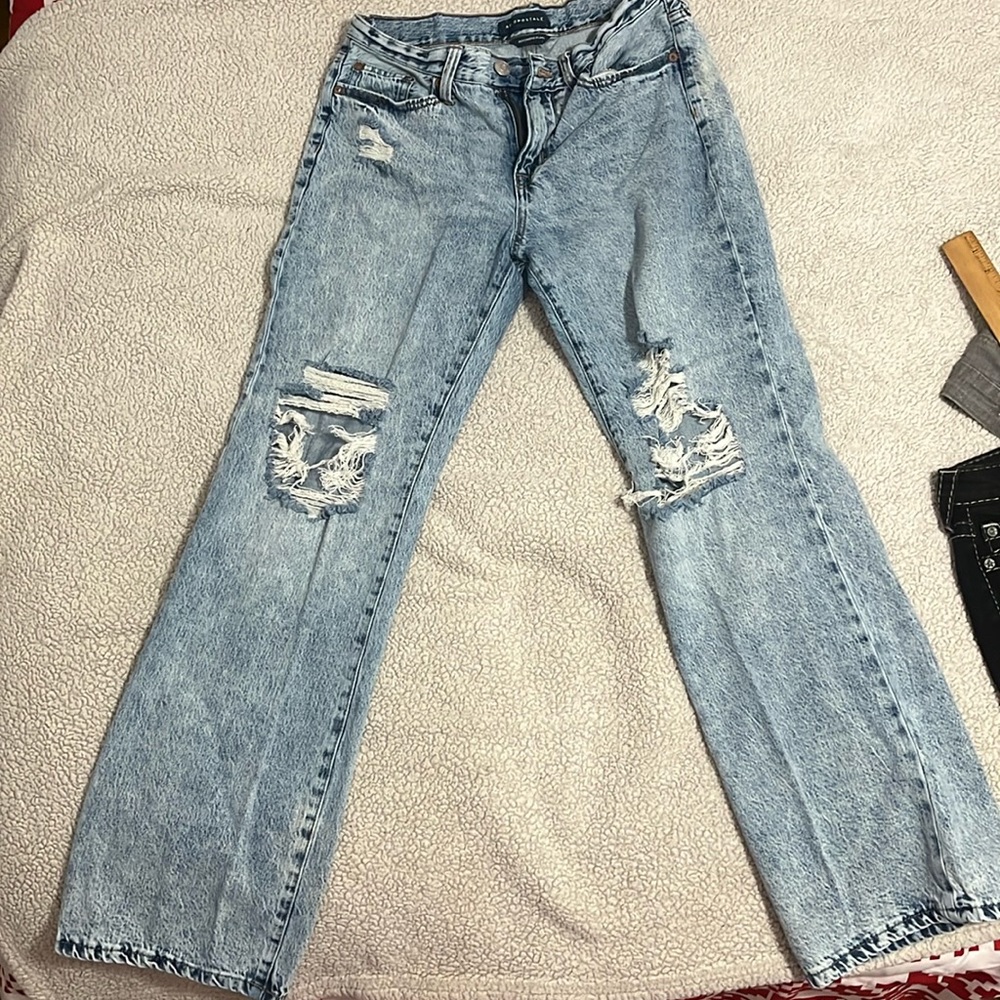 Aeropostale Boyfriend Flare Ripped Jeans